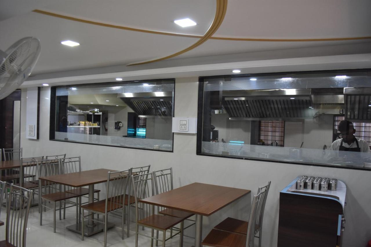 Hotel Royal Treat Kolhapur Exterior foto